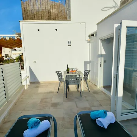 Blue Serenity By Hello Homes * סיטגס
